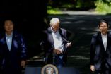 Joe Biden, Yoon Suk-yeol y Fumio Kishida reunidos durante la cumbre trilateral. (Reuters)