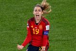 Olga Carmona gritando su gol con España en la final.