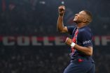 Mbappé celebra gol con PSG en su regreso al Parque de los Príncipes.