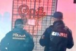 Policías frente al bar La Princesa, en Pachucha