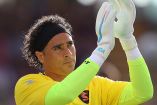 Memo Ochoa aplaude