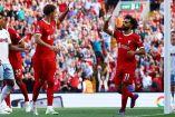Mohamed Salah celebrando con Curtis Jones.