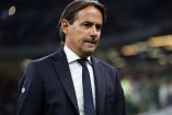 Simone Inzaghi dirigiendo al Inter.