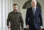 El presidente de Ucrania, Volodymyr Zelensky, y el presidente de Estados Unidos, Joe Biden, caminan hacia la Oficina Oval de la Casa Blanca