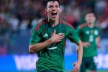 Hirving Lozano celebra gol ante Ghana.