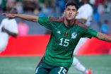 Uriel Antuna celebra el 2-0 de la Selección Mexicana.
