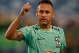 Neymar con el pulgar arriba.