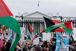 Manifestantes a favor de Palestina frente a la Casa Balnca.