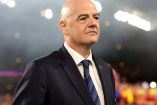 Gianni Infantino previo a un partido de futbol.