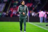 Memo Ochoa se encuentra lesionado