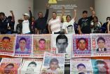 Padres de los 43 normalistas desaparecidos en Ayotzinapa