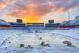 El Highmark Stadium cubierto por la nieve.