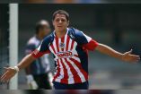 'Chicharito' Hernández celebra gol en partido de Chivas Vs Pumas en Ciudad Universitaria.