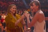 Internautas reaccionaron al momento en que Taylor recibió su premio. Foto: Especial