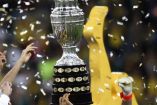 Trofeo de la Copa América alzado por Brasil en la edición 2019.