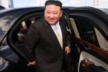 Kim Jong Un bajando del auto que Vladimir Putin le regaló a lider de Corea del Norte.