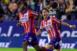 Jugadores de Atlético San Luis celebran gol ante Pachuca en Jornada 12 del Clausura 2024.
