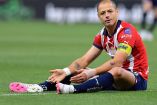 'Chicharito' Hernández en partido de Chivas.