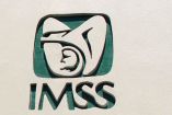 Fachada del Instituto Mexicano del Seguro Social con las siglas IMSS