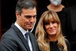 Pedro Sánchez, presidente del gobierno de España, junto a su esposa Begoña Gómez. (Reuters)