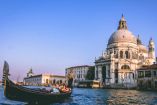Gondola en venecia.