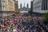 El paso peatonal se ubica en la plancha del Zócalo capitalino