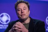 Elon Musk con rostro preocupado.