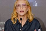 Cate Blanchett con lentes y camisa de mezclilla en Festival de Cannes
