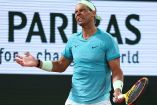 Rafael Nadal lamentándose tras un punto en Roland Garros.