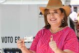Xóchitl Gálvez emite su voto 