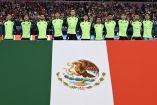 Jugadores de la Selección Mexicana entonando el Himno Nacional previo a un partido del Tri.