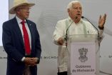 Ken Salazar, embajador de Estados Unidos en México, junto a Víctor Villalobos Arámbula, secretario de Agricultura y Desarrollo Rural de México