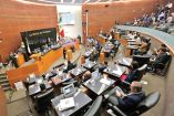 Sesión de legisladores en el Senado.
