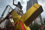 Cristo Homosexual en la marcha del orgullo gay desata polémica