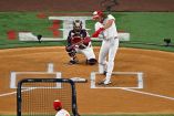 Alec Bohm fue el primero en ir a la caja de bateo en el Home Run Derby 2024.