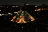 La pirámide de Kukulkán se eleva majestuosa en el Zócalo de la Ciudad de México durante el espectáculo "El Pueblo Maya y Felipe Carrillo Puerto. Memoria Luminosa II". Foto: Cuartoscuro