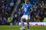 Carlos Rodríguez durante partido de Cruz Azul en la Liga MX.