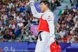 Carlos Sansores durante combate de Taekwondo en los Juegos de París.