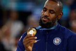 LeBron James superó en oros a Jordan y no dudó en mostrar su respeto