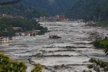 El deslave provocó que arrasara a un pueblo cercano al Himalaya. (Especial)