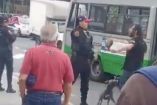 Pelea entre policía y civil. 