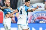 Alan Pulido celebra gol con Sporting Kansas City.