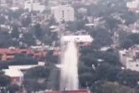 Fuga de agua parece fuente en alcaldía Tlalpan, CDMX.