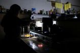 Ecuador sufrirá un apagón que durará durante la noche en ciertos sectores. (Reuters)