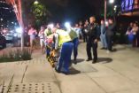 Oficiales de la Policía Turística de la SSC CDMX y paramédicos del ERUM asistieron a la adolescente que dio a luz en Paseo de la Reforma. 