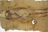 Momia de hace 3 mil 600 años hallada en la cuenca del Tarim en China