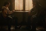 Ellie y Joel tocando guitarra en adelanto de The Last of Us 2