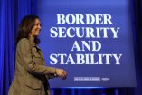 Harris visita la frontera y promete reforma migratoria 