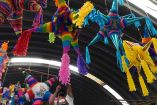 Cada piñata refleja la dedicación de los artesanos y artistas mexicanos, utilizan técnicas tradicionales y materiales únicos