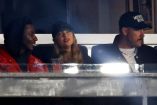 Taylor Swift y Travis Kelcey fueron vistos en partido de beisbol
